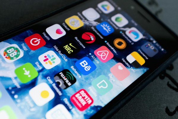 Quelles stratégies de marketing digital pour une entreprise de services de nettoyage industriel?